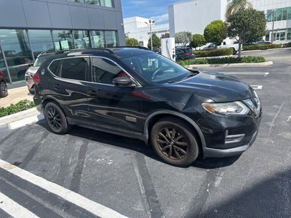 Used 2017 Nissan Rogue SV