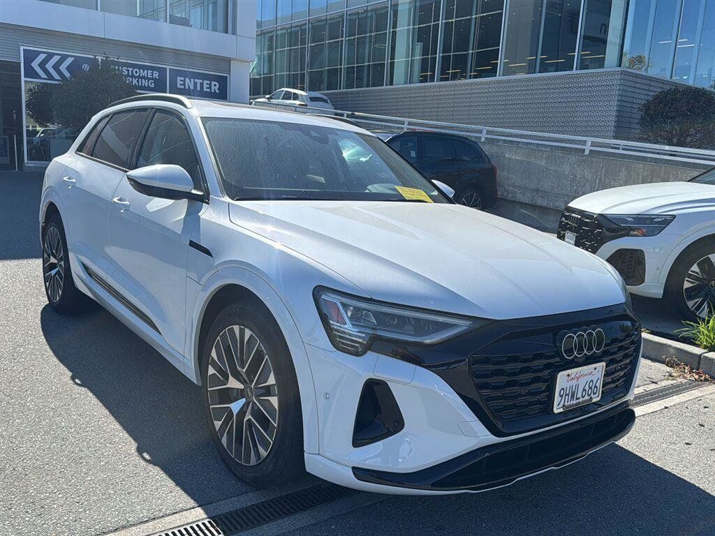 Used 2024 Audi Q8 e-tron Prestige w/ Prestige Package AWD/4WD image 4