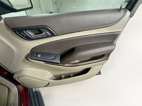 Used 2018 Chevrolet Tahoe LT image 34