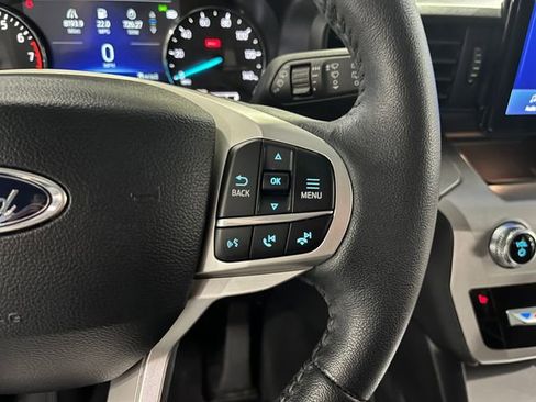 Used 2024 Ford Explorer XLT RWD image 19