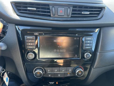 Used 2019 Nissan Rogue S AWD/4WD image 12