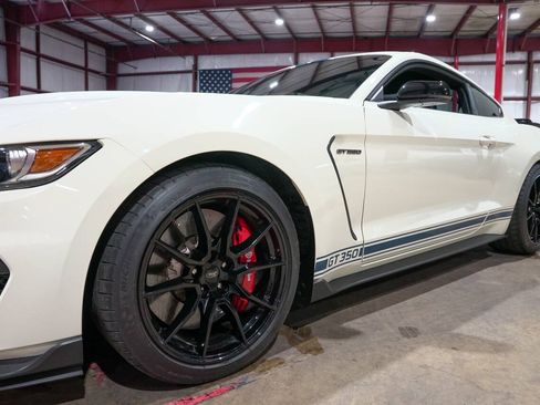 Used 2020 Ford Mustang Shelby GT350 w/ Technology Package RWD image 30