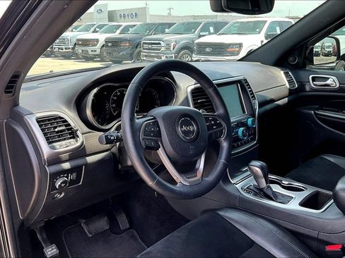 Used 2017 Jeep Grand Cherokee Altitude AWD/4WD image 13