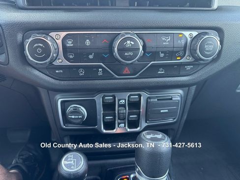 Used 2025 Jeep Wrangler Sport image 44