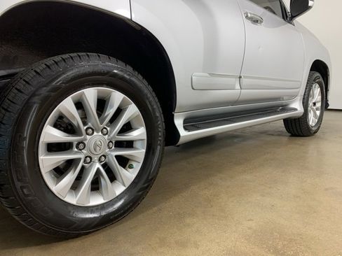 Used 2014 Lexus GX 460 image 41