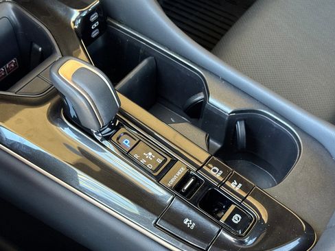 Used 2025 Toyota Crown XLE w/ Carpet Mat Package (TMS) image 22