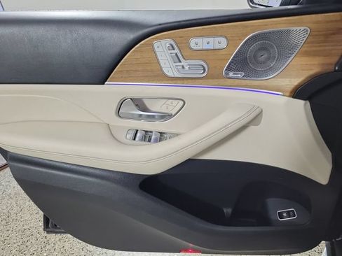 Used 2021 Mercedes-Benz GLS 450 4MATIC image 23