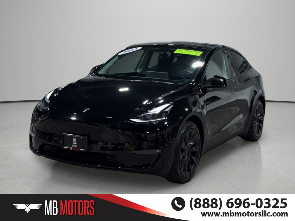 Used 2023 Tesla Model Y Long Range AWD/4WD image 1