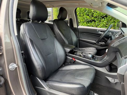 Used 2019 Ford Edge Titanium w/ Equipment Group 301A FWD image 33