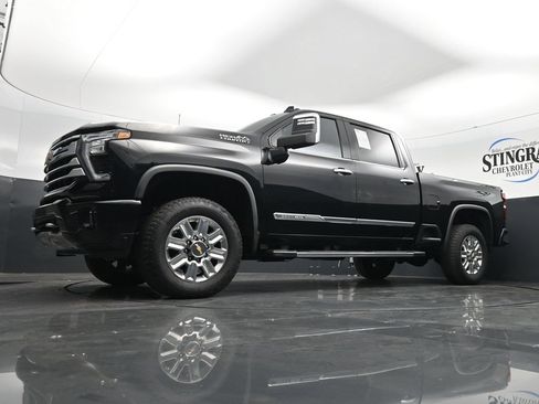 Used 2024 Chevrolet Silverado 2500 High Country w/ High Country Premium Package AWD/4WD image 35