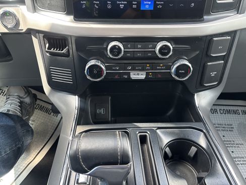 Used 2023 Ford F150 Lightning XLT AWD/4WD image 34