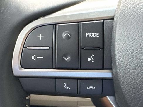 Used 2023 Lexus GX 460 Luxury w/ Accessory Package AWD/4WD image 30