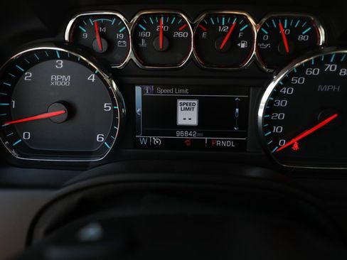 Used 2019 GMC Yukon SLT w/ Premium Edition AWD/4WD image 30