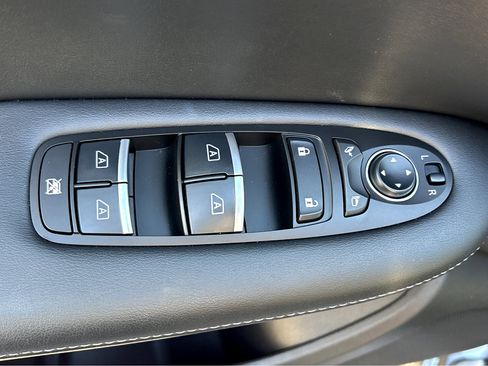 Used 2024 INFINITI QX50 Sport image 24