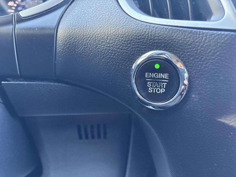 Used 2015 Ford Edge SEL image 30