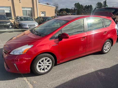 Used 2012 Toyota Prius V Five image 3