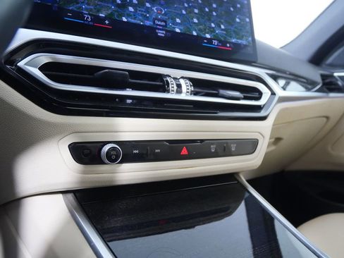 Certified 2024 BMW 430i Convertible w/ Convenience Package image 17