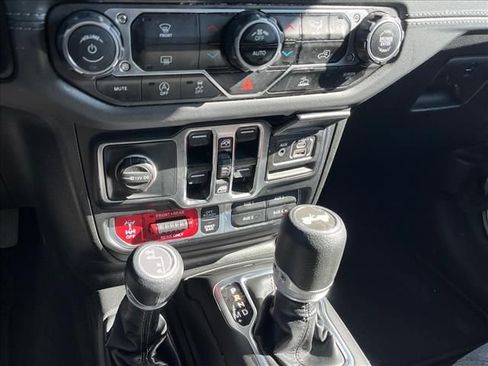 Used 2024 Jeep Wrangler Unlimited Rubicon image 12