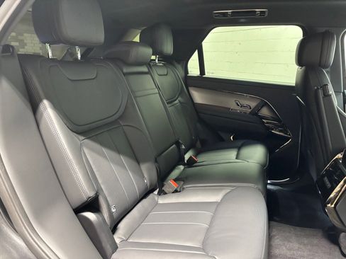 Used 2025 Land Rover Range Rover Sport SE AWD/4WD image 38