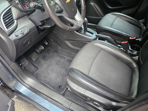 Used 2021 Chevrolet Trax LT w/ Driver Confidence Package image 26