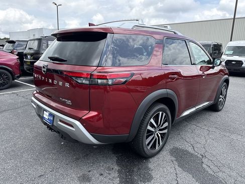 Used 2023 Nissan Pathfinder Platinum AWD/4WD image 7
