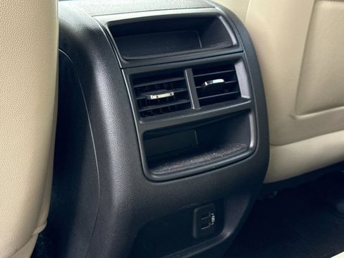 Used 2018 Cadillac XT5 AWD image 13