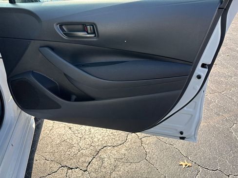 Used 2025 Toyota Corolla LE image 14