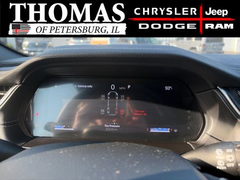 Used 2025 Jeep Grand Cherokee L Limited w/ Black Appearance Package AWD/4WD image 13