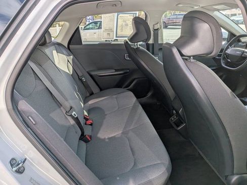 Used 2025 Kia K4 FWD image 7