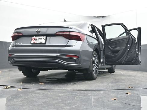 Used 2024 Volkswagen Jetta Sport image 73