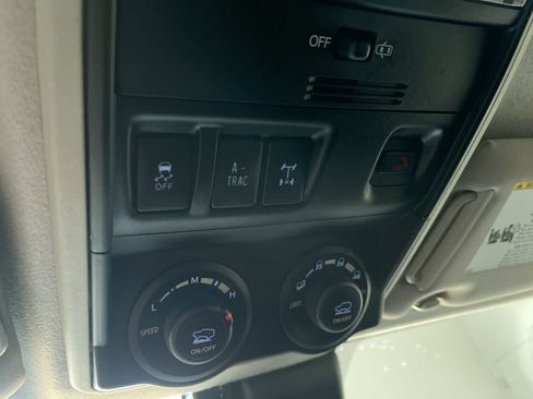 Used 2022 Toyota 4Runner TRD Off-Road AWD/4WD image 29