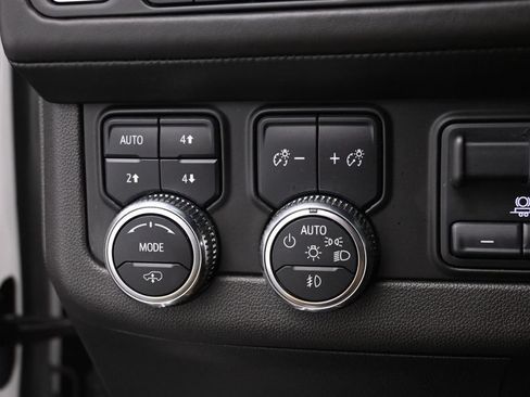 Used 2023 GMC Yukon Denali Ultimate AWD/4WD image 44