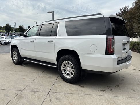 Used 2019 GMC Yukon XL SLT AWD/4WD image 9
