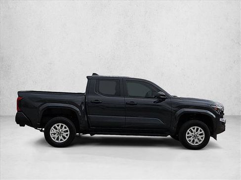 Used 2025 Toyota Tacoma SR AWD/4WD image 4