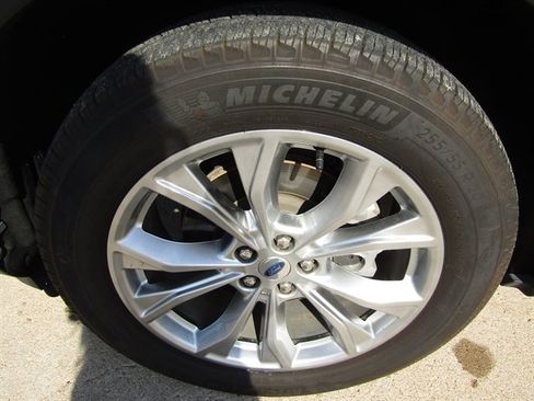 Used 2024 Ford Explorer Limited image 10