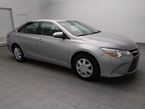 Used 2016 Toyota Camry LE FWD image 11