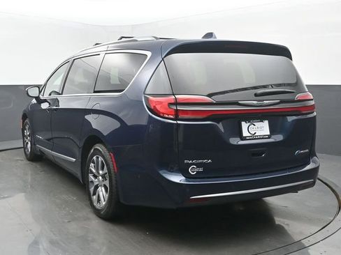 Used 2022 Chrysler Pacifica Pinnacle FWD image 4