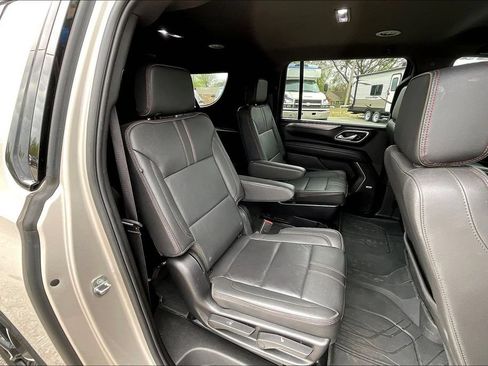 Used 2024 Chevrolet Suburban RST w/ Luxury Package AWD/4WD image 24