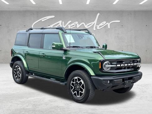 Used 2024 Ford Bronco Outer Banks AWD/4WD image 2