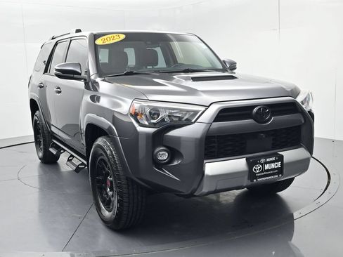 Used 2023 Toyota 4Runner TRD Off-Road Premium w/ Off Road Premium Plus Package AWD/4WD image 2