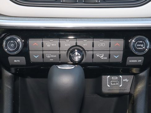 New 2026 Jeep Compass Limited image 19