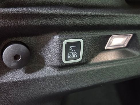 Used 2021 Jeep Grand Cherokee L Limited AWD/4WD image 12