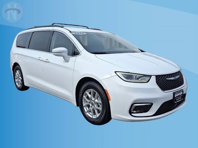 Certified 2022 Chrysler Pacifica Touring-L