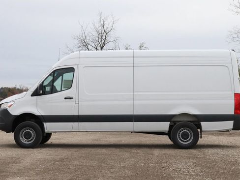 Used 2025 Mercedes-Benz Sprinter 2500 image 53