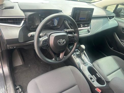Used 2025 Toyota Corolla LE image 8