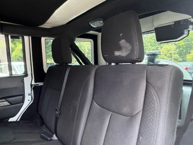 Used 2017 Jeep Wrangler Unlimited Sport w/ Mopar Black Appearance Group AWD/4WD image 14