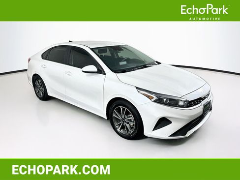 Used 2022 Kia Forte LXS FWD image 1