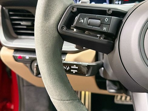 Used 2024 Porsche 911 Targa 4S image 33