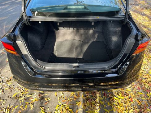 Used 2025 Nissan Altima 2.5 SV image 30