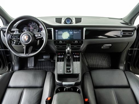 Used 2023 Porsche Macan AWD/4WD image 18
